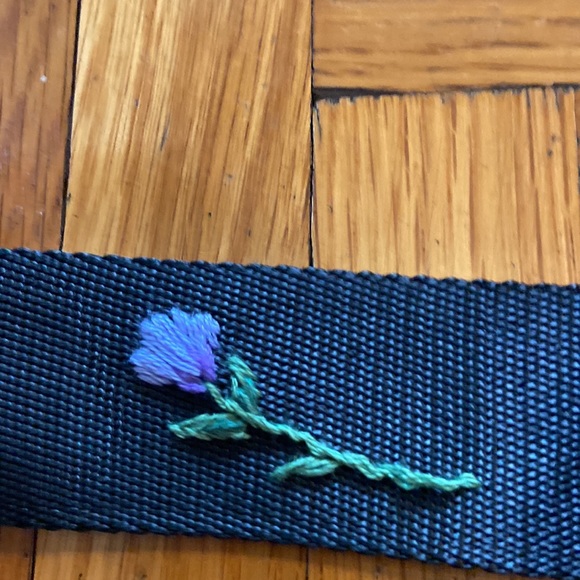 NWOT ONE OF A KIND hand-Embroidered belt bag - Picture 3 of 6